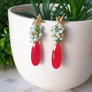 Colgante de racimo con calcedonia fucsia y ópalo peruano