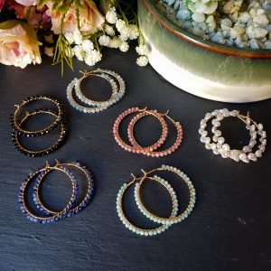 Pendientes de aro con gemas