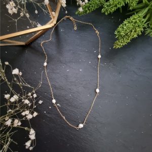 Gargantilla con perlas